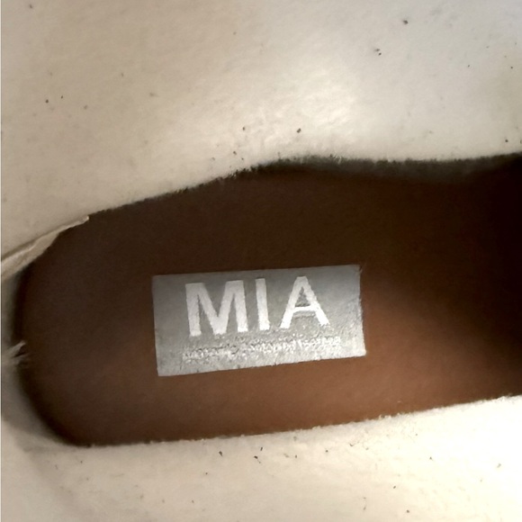 MIA White Chunky Block Heeled Boots Pointed Toe Women’s US Size 8.5 - Picture 7 of 7